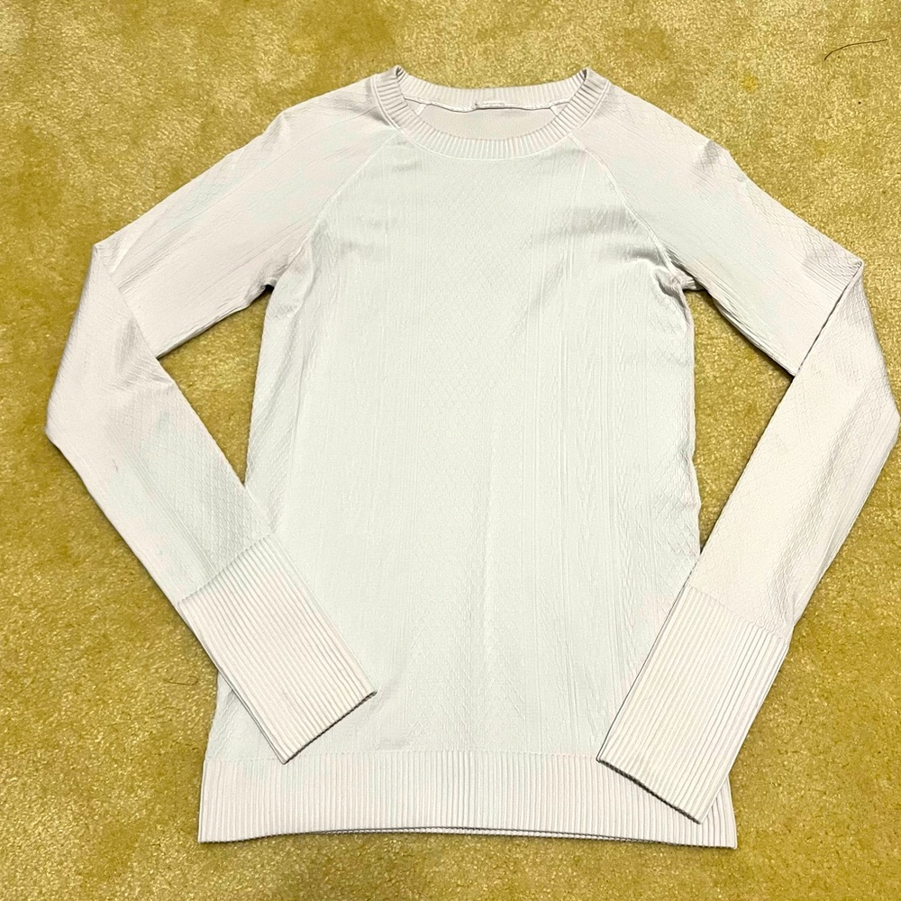 Lululemon textured top - size 6